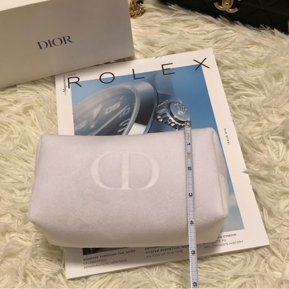 Dior Pouch (Free Mystery clothes) - Picture 11 of 13